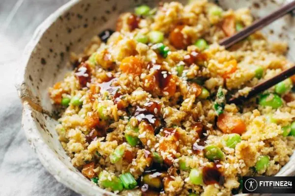 Cauliflower Rice Veggie Stir-Fry Recipe | FitFine24 nutrient cuisine with taste