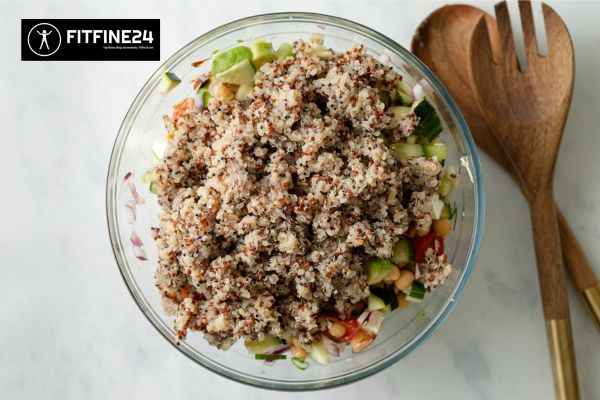 Fresh & Zesty Quinoa Salad: A Trending Powerhouse Dish for Health Enthusiasts